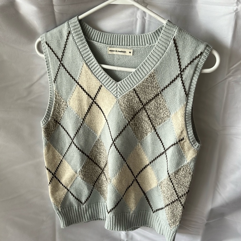 Sweater vest